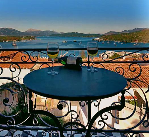 Summer Dream Poros Town Bagian luar foto